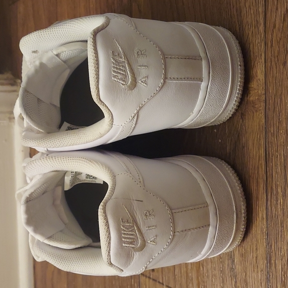 Shoes - Picture 2 of 4